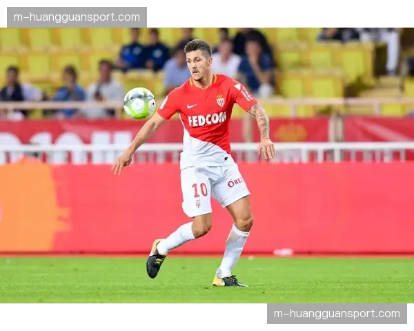 摩纳哥主帅亨利谈赛程密集:“现代足球管理球员负荷比战术更重要” 摩纳哥主帅亨利谈赛程密集:“现代足球管理球员负荷比战术更重要”